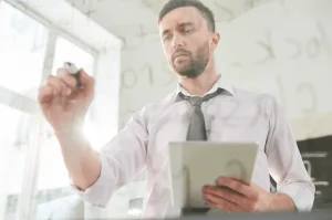 Influence, Manipulation and Crypto Markets